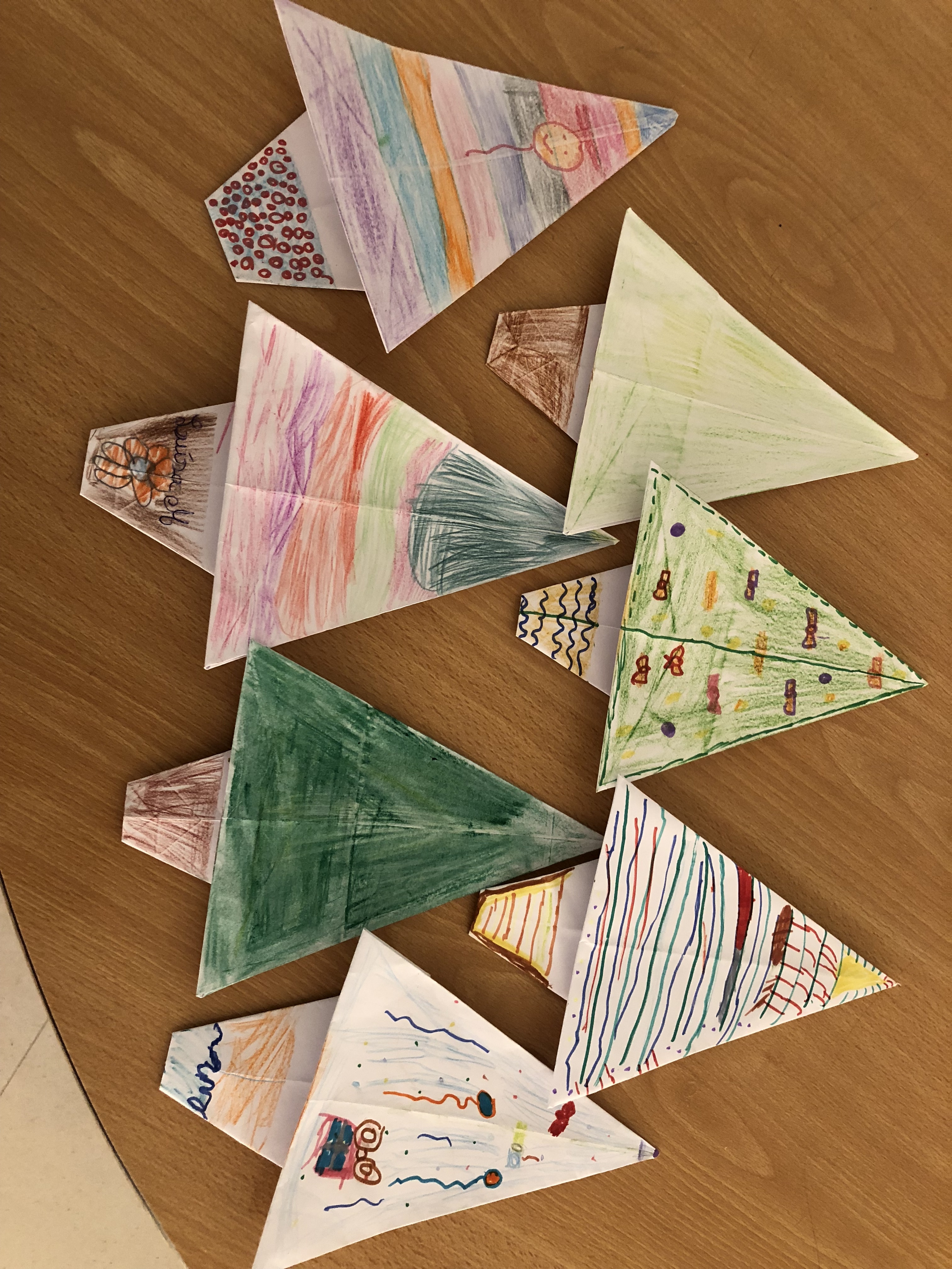 Painel da exposição das árvores origami